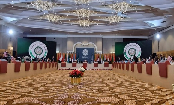 Sommet arabe réunion sur la voie du sommet d'Alger