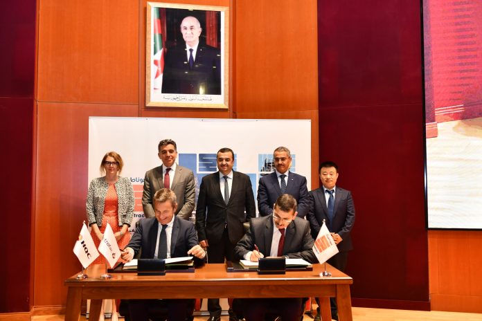 Signature du contrat pour la réalisation du complexe pétrochimique d’Arzew