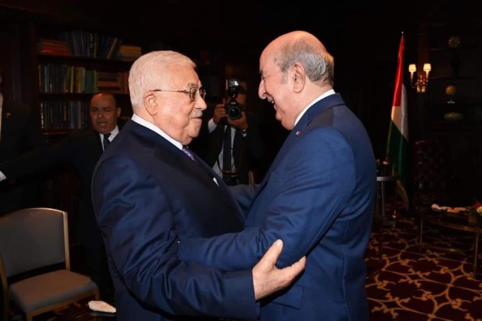 Le Président Tebboune reçoit un message de Mahmoud Abbas