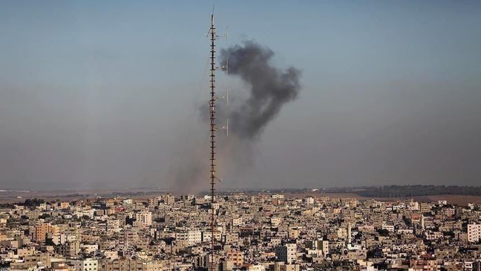 L'armée sioniste pilonne la bande de Gaza