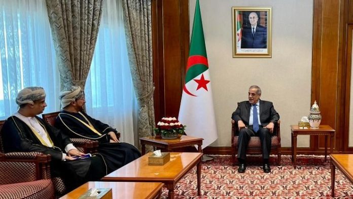 Larbaoui reçoit l’Ambassadeur du sultanat d’Oman