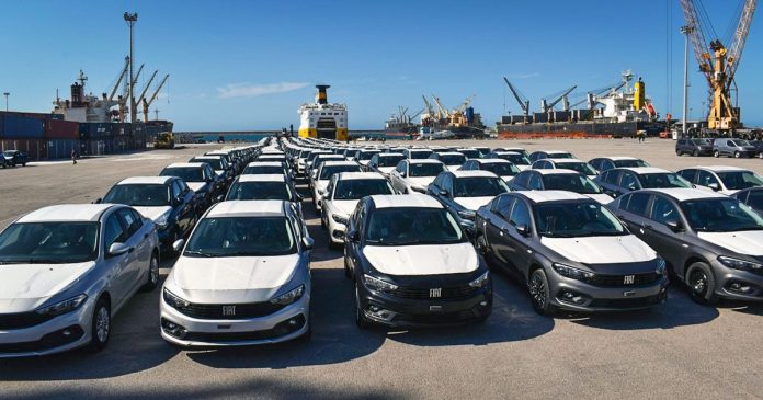 Retards dans les importations de voitures : Le ministère demande des explications