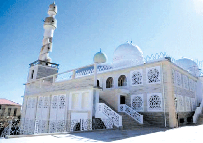 Inauguration de la grande salle des conférences de la mosquée Salaheddine El-Ayoubi à Tiaret