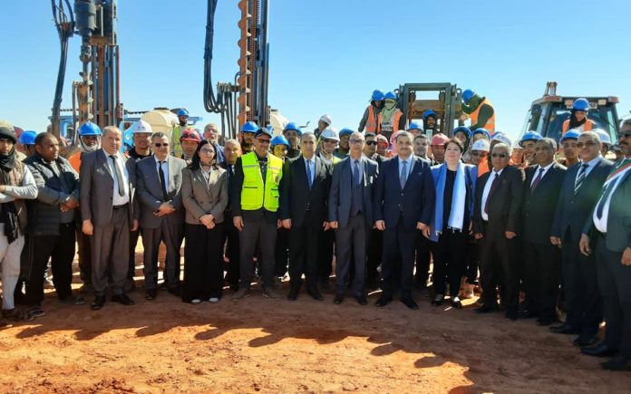 Arkab lance les travaux d’une nouvelle centrale solaire à Béchar