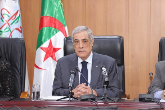 Larbaoui préside une réunion du gouvernement