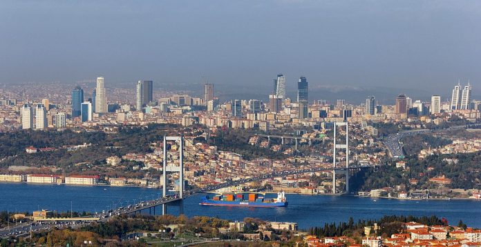 Turquie : Un tremblement de terre de magnitude 6,2 frappe Istanbul