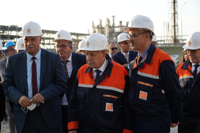 Le PDG de Sonatrach inspecte des projets stratégiques à Skikda